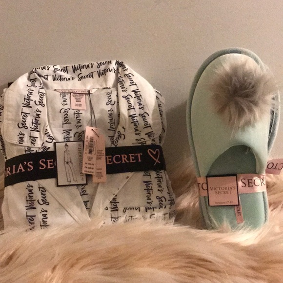Victoria's Secret Other - Victoria’s Secret bundle pajamas 2 piece, slippers